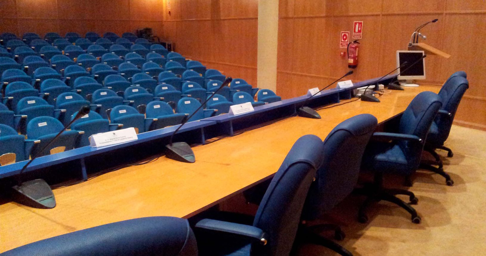 Salón de actos para eventos empresariales en Huelva