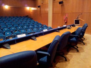 Salón de actos para eventos empresariales en Huelva